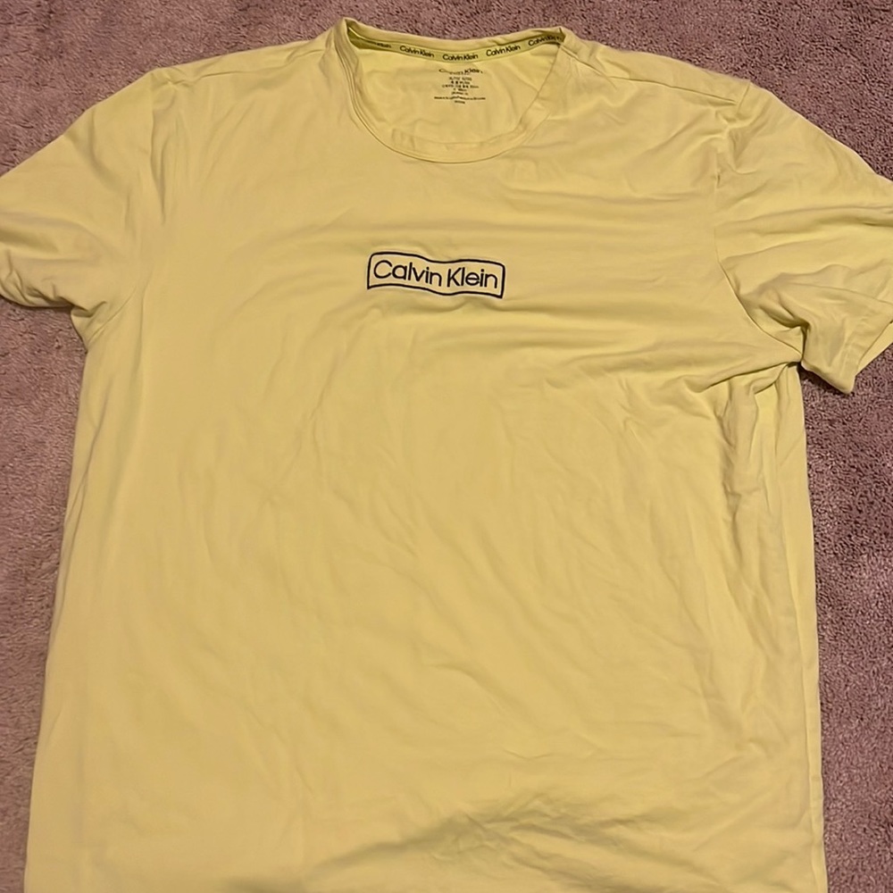 Calvin Klein t shirt